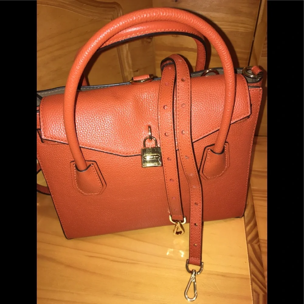 ⭐️⭐️⭐️⭐️4X HOST PICK⭐️⭐️⭐️⭐️ NWT 💯 Authentic Michael Kors All-In-One Bag - Picture 10 of 16